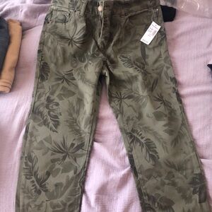 Dressbarn Olive Leaf Pattern Pants